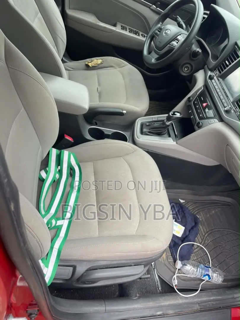 Hyundai Elantra SE 2018 Red