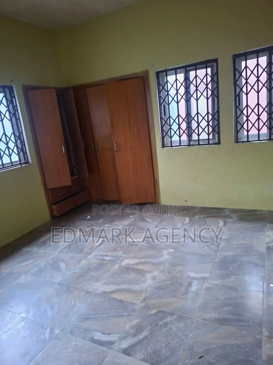 5bdrm House in Kwabenya Acp for rent