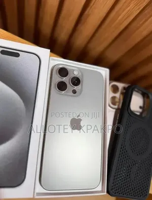 Apple iPhone 15 Pro Max 256 GB Silver