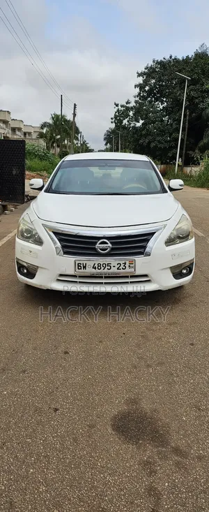 Nissan Altima 2015 White