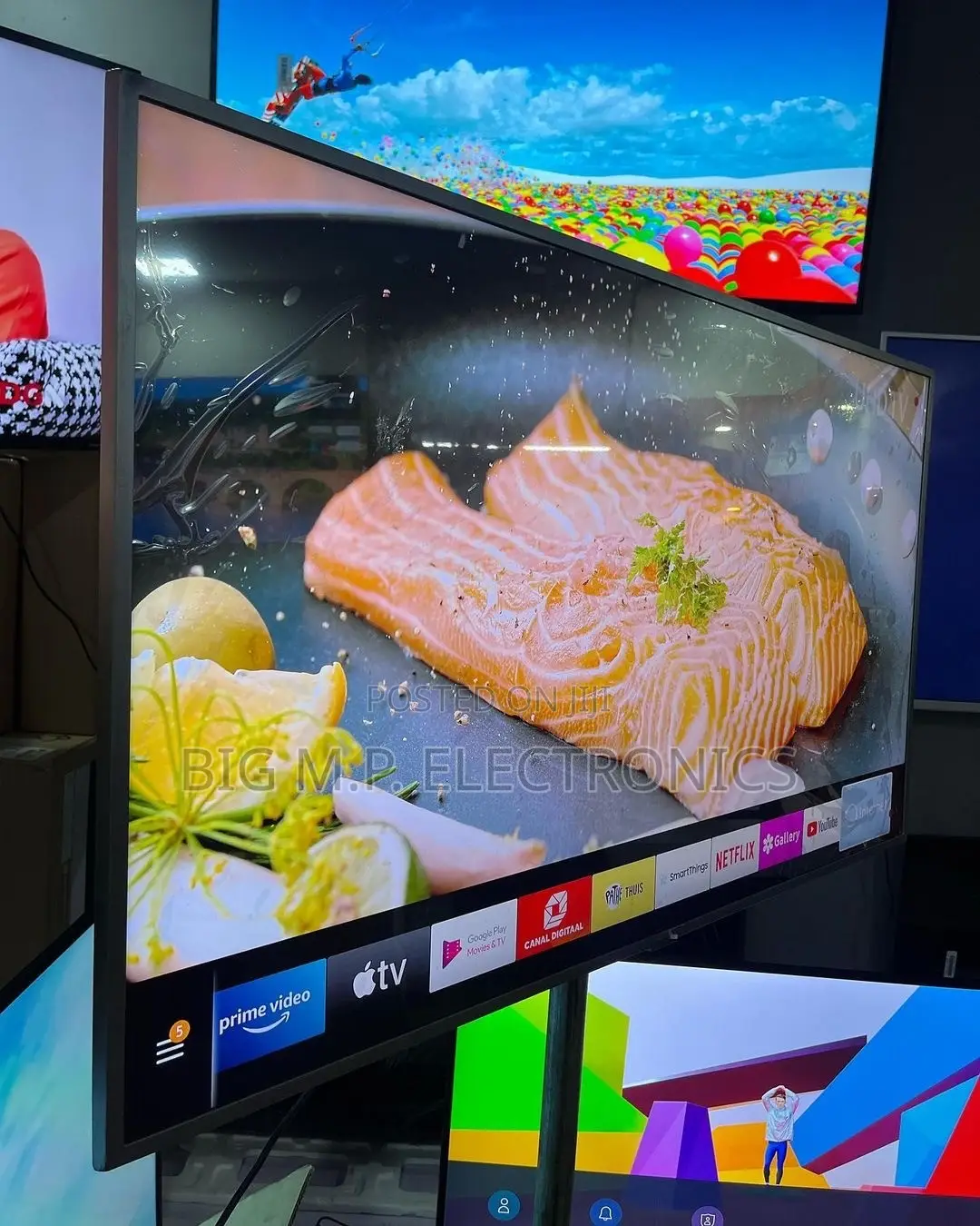 SAMSUNG 55 Inches Series 7 Smart Digital Satellite. 4KUHD AppleAirPlay