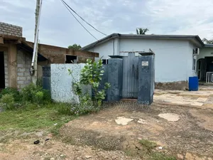 7bdrm House in Ngleshie Amanfro for sale