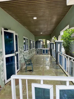 7bdrm House in Ngleshie Amanfro for sale