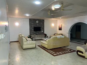 7bdrm House in Ngleshie Amanfro for sale