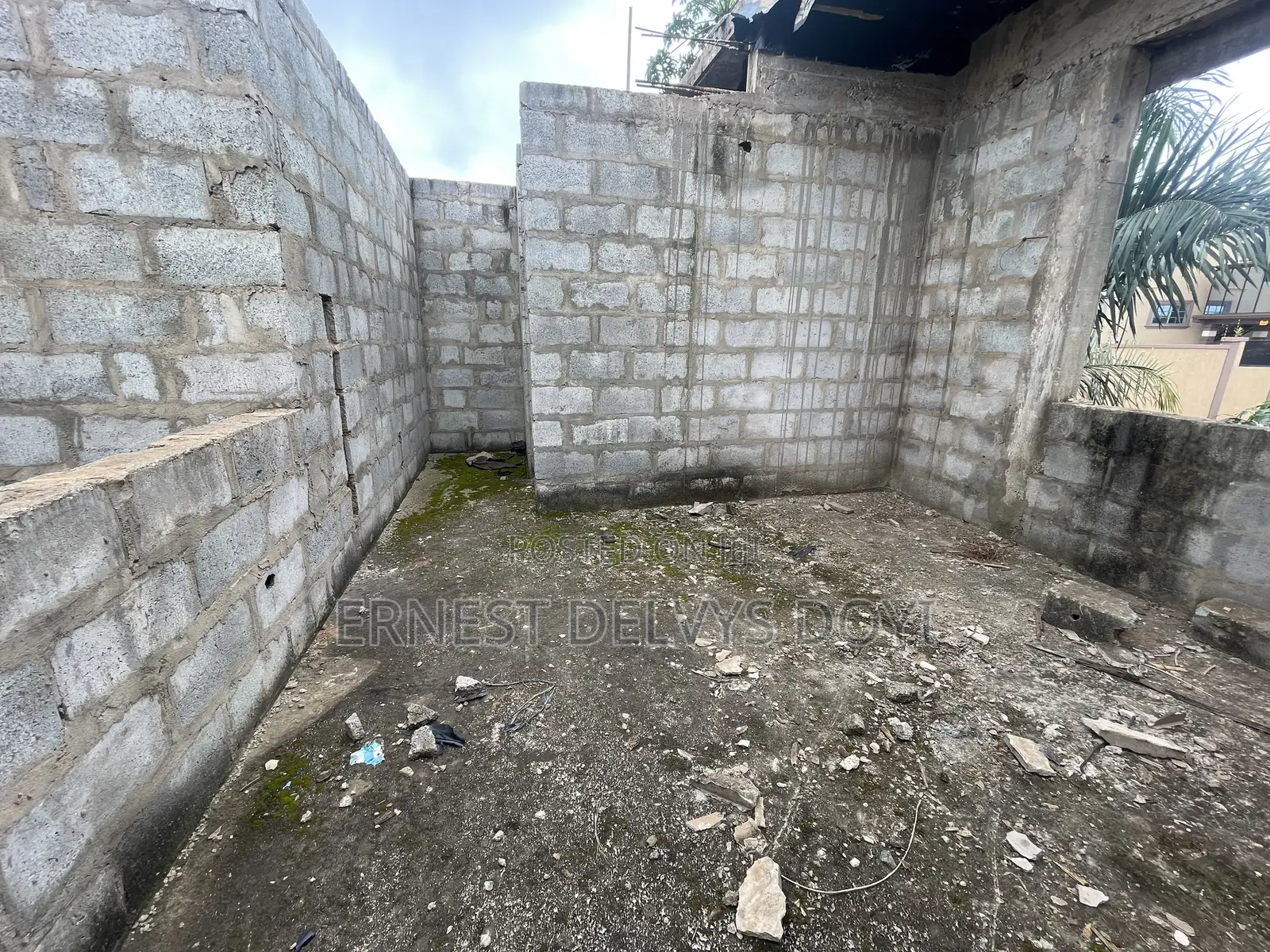 8bdrm Apartment in Gbawe, Zero for sale