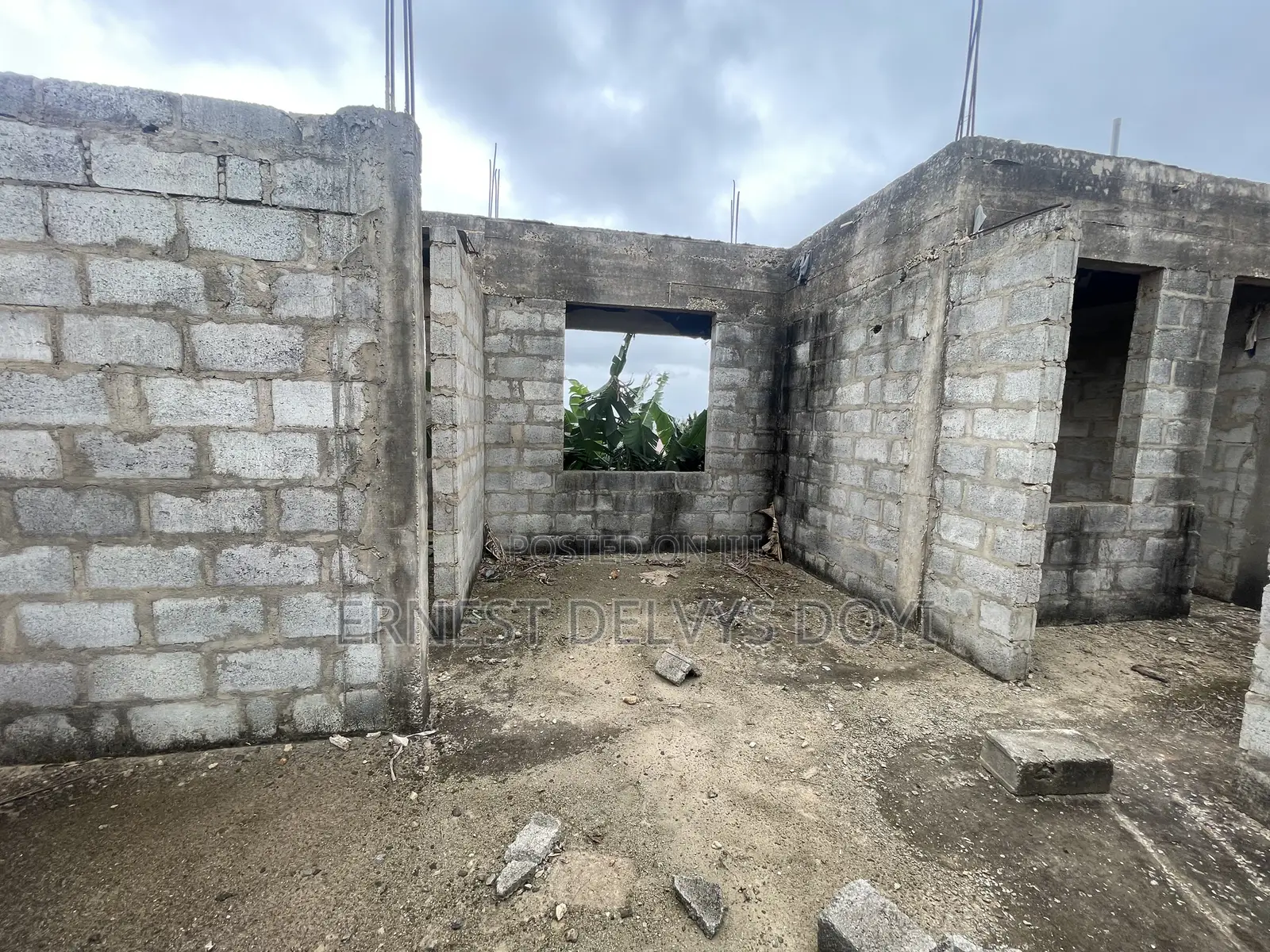 8bdrm Apartment in Gbawe, Zero for sale