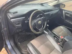 Toyota Corolla LE 4dr Sedan (1.8L 4cyl CVT) 2015 Gray