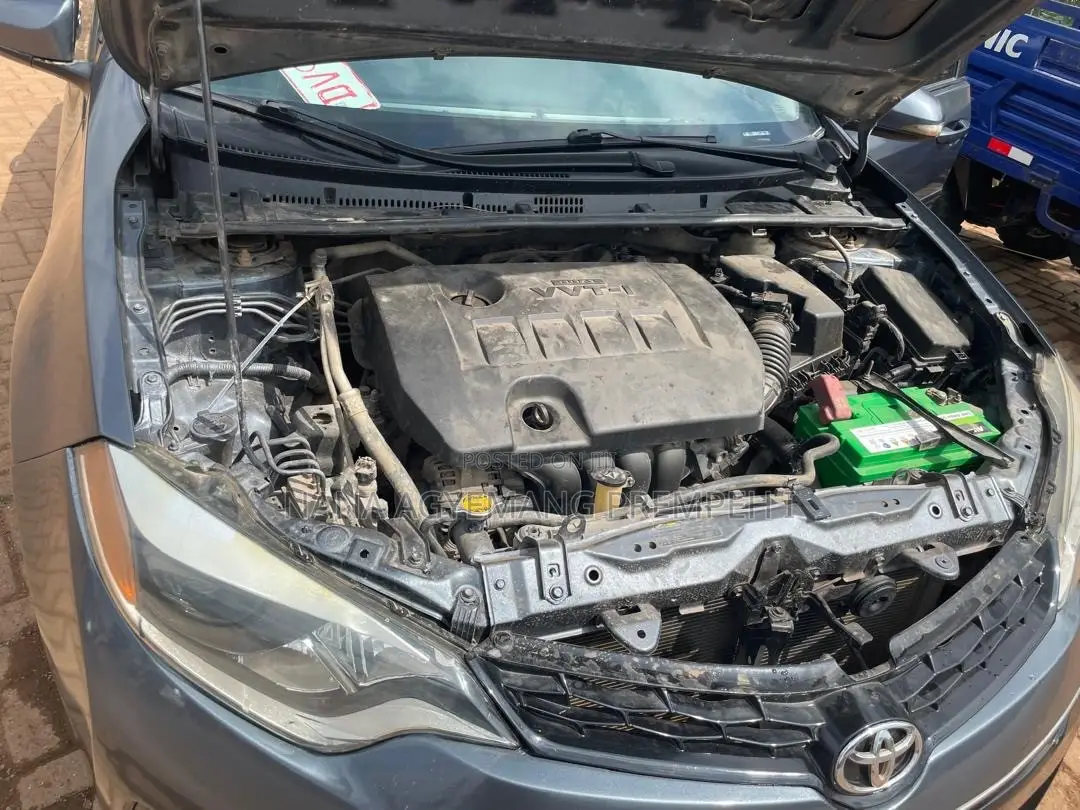 Toyota Corolla LE 4dr Sedan (1.8L 4cyl CVT) 2015 Gray