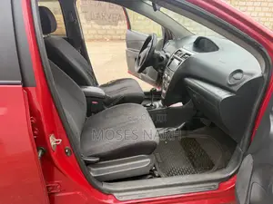 Toyota Yaris 1.5 2009 Red