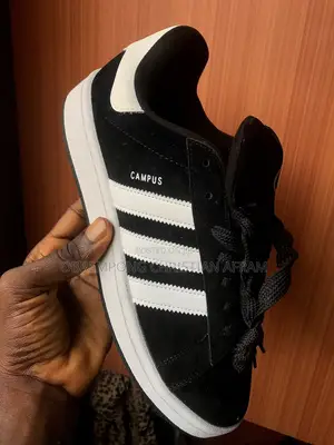 Adidas Sneakers