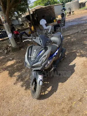 Yamaha Aerox 2025 Blue