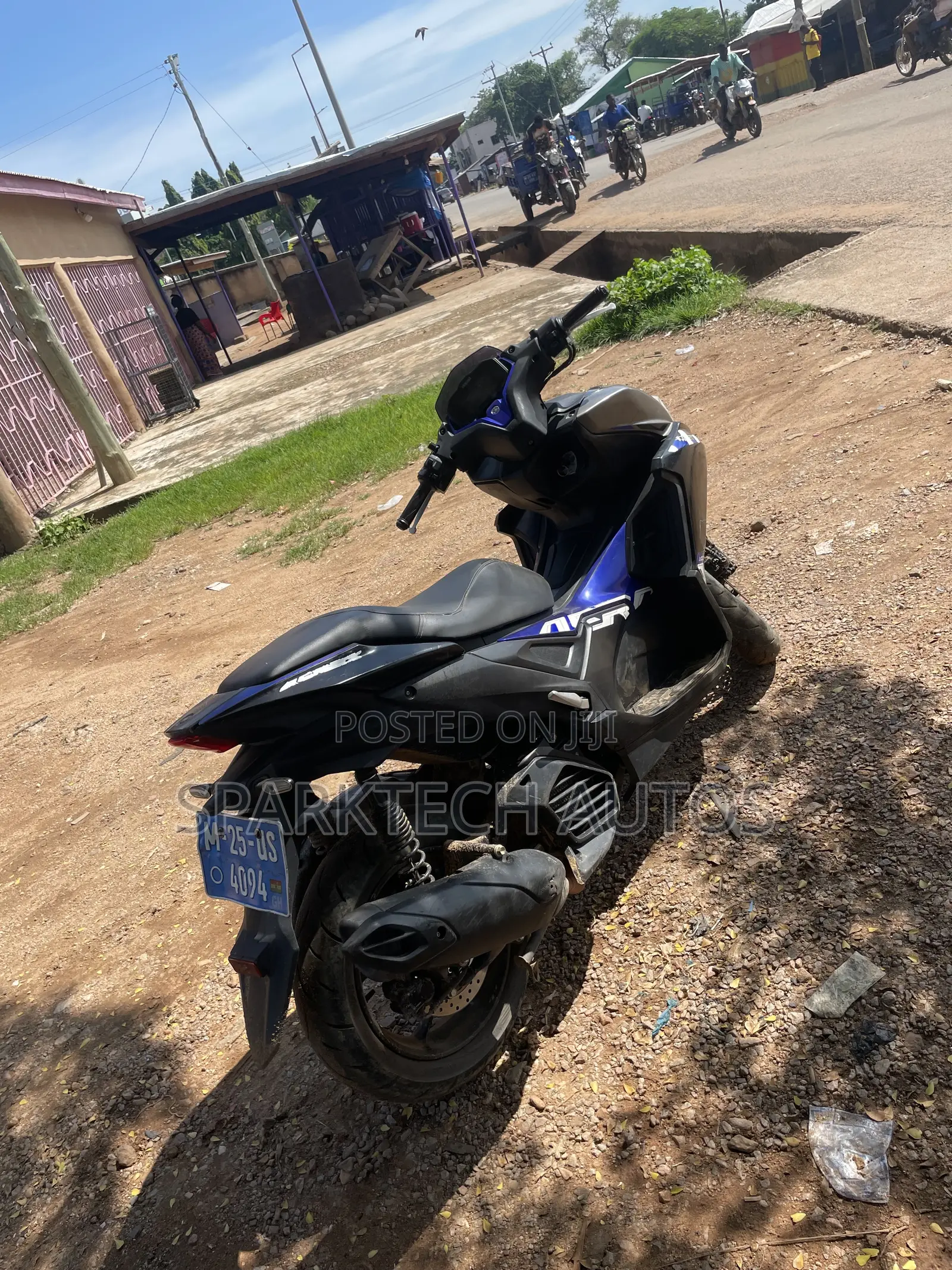 Yamaha Aerox 2025 Blue