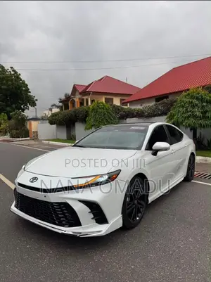 Toyota Camry XSE 2025 White