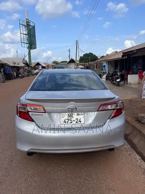 Toyota Camry SE 4dr Sedan w/Prod. End 11/13 (3.5L 6cyl 6A) 2014 Silver