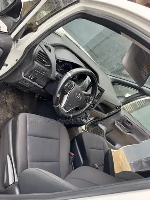 Toyota Voxy Hybrid X 2WD 7-Seater 2015 White