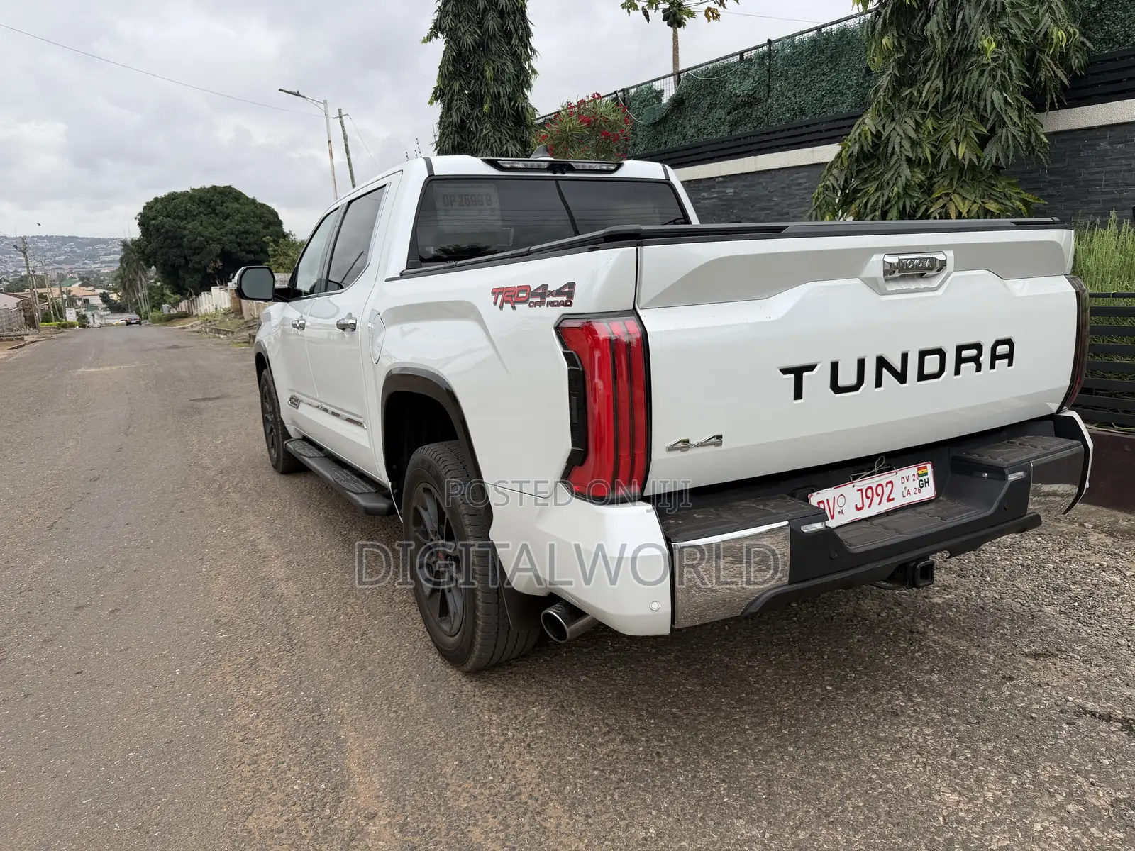 Toyota Tundra 1794 Edition CrewMax 5.5' Bed 2024 White