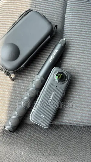 Insta 360 X4