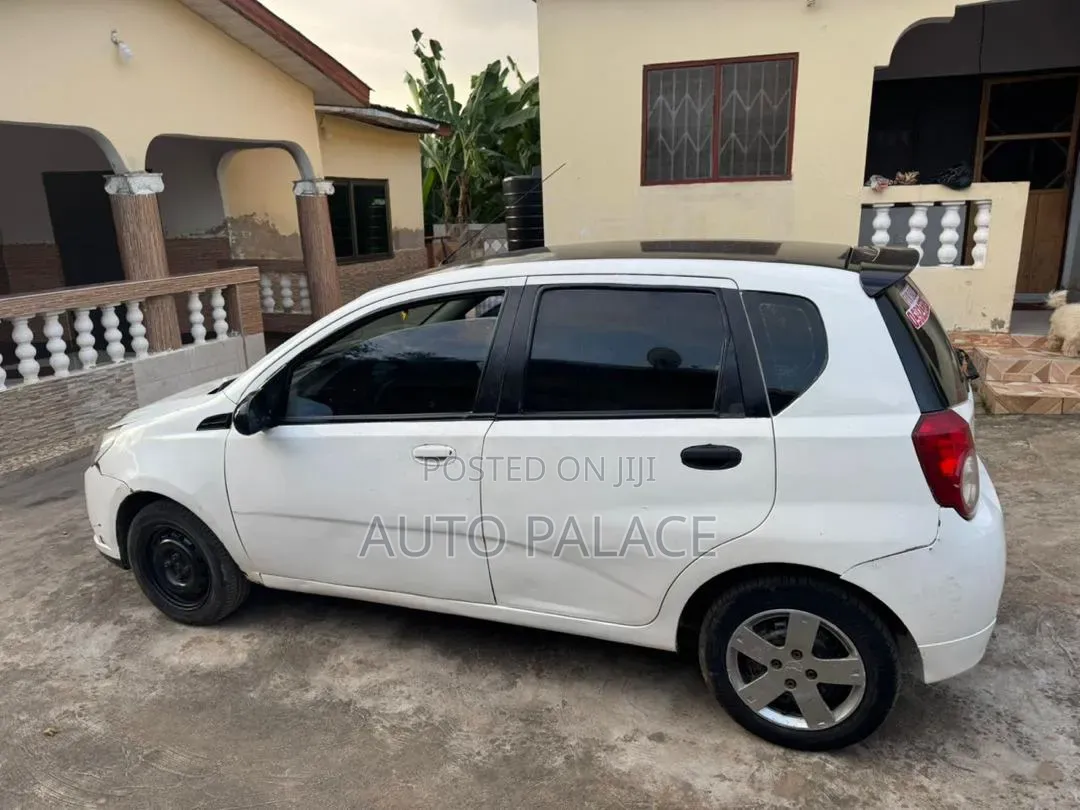 Chevrolet Aveo 2011 White