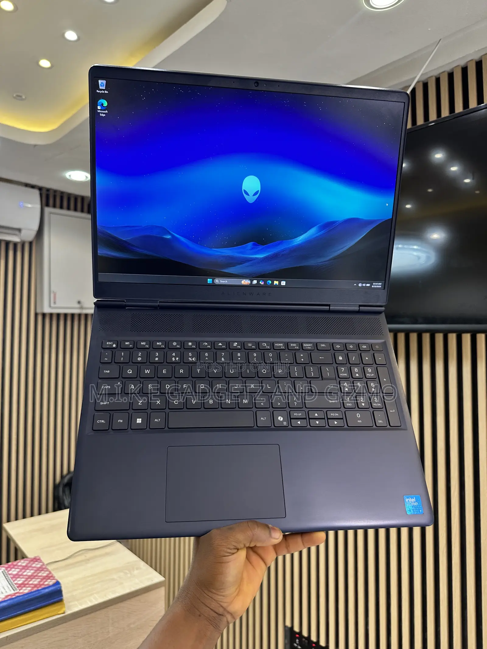 Laptop Alienware 16 Aurora 32GB Intel Core 7 SSD 1T