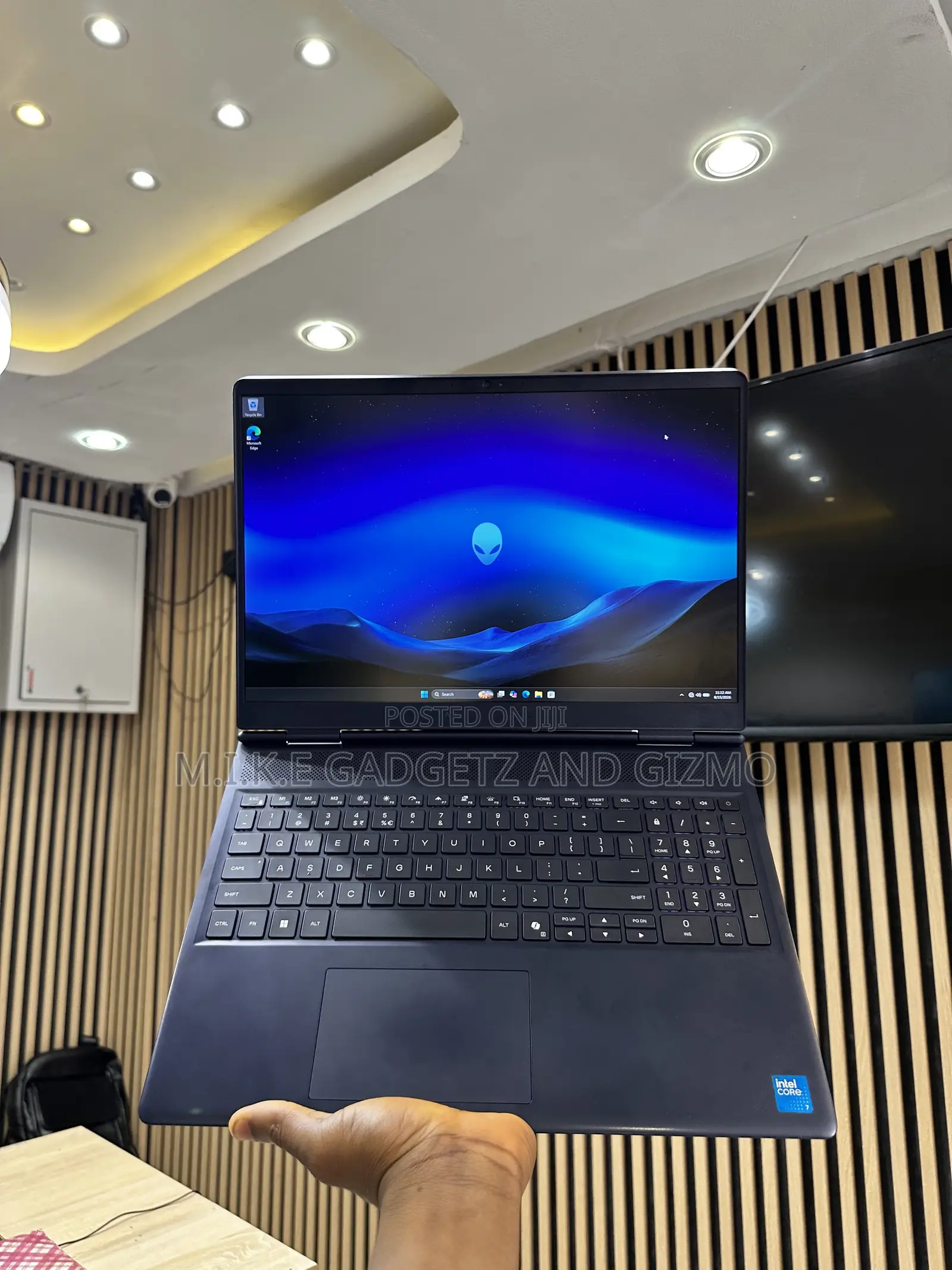 Laptop Alienware 16 Aurora 32GB Intel Core 7 SSD 1T