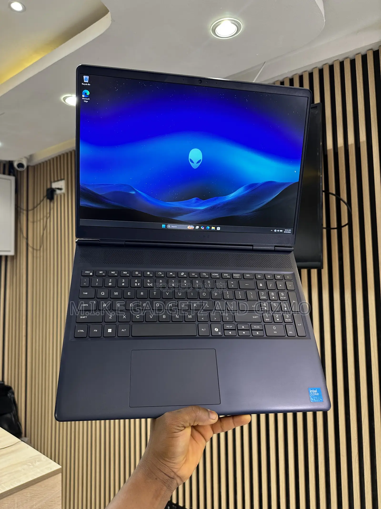 Laptop Alienware 16 Aurora 32GB Intel Core 7 SSD 1T