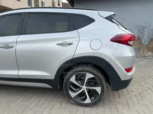 Hyundai Tucson Limited AWD 2018 Silver
