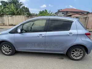 Toyota Vitz 1.3 AWD 3dr 2012 Blue