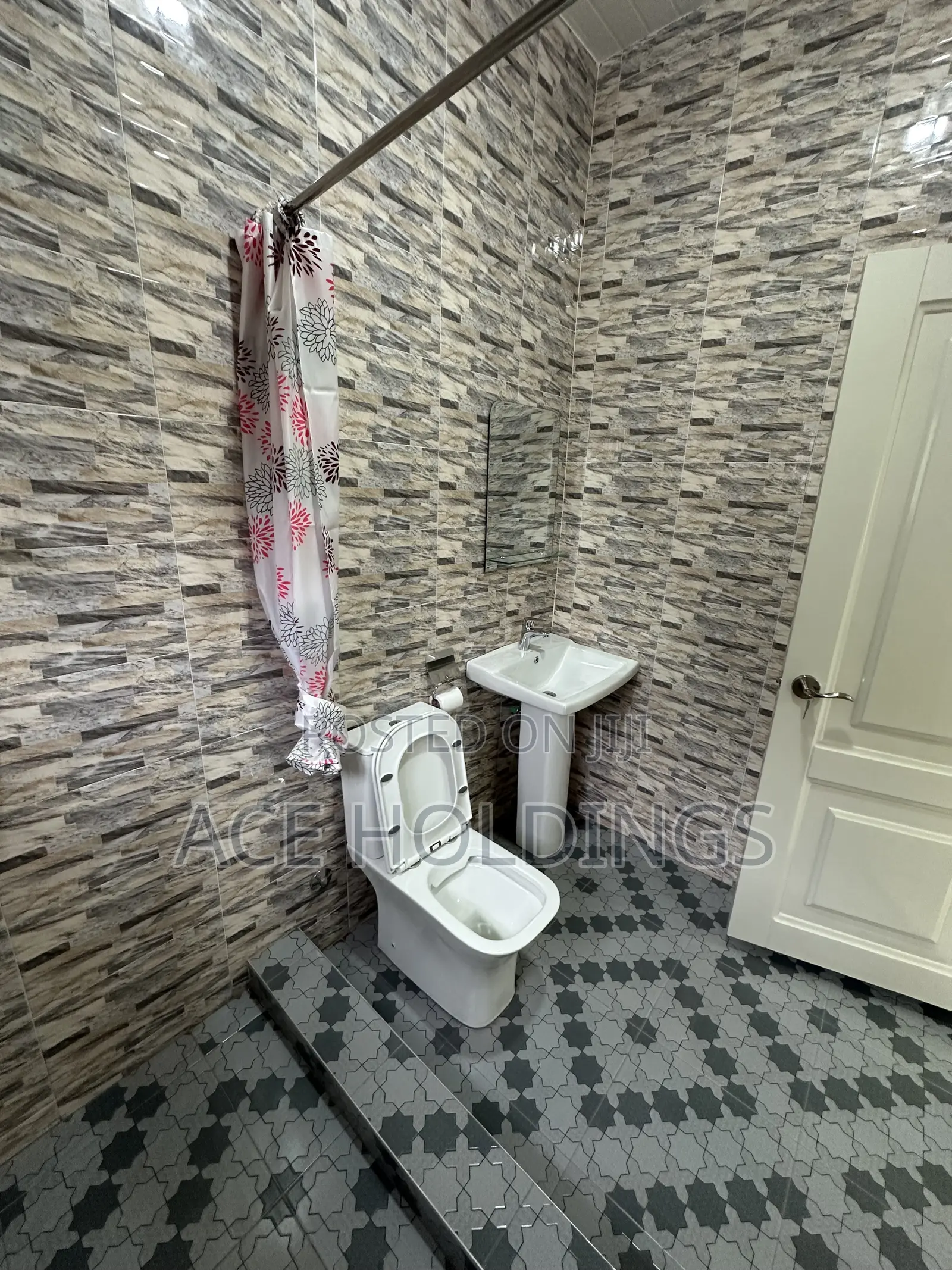 3bdrm Apartment in Adjiringanor, Adjiriganor for rent