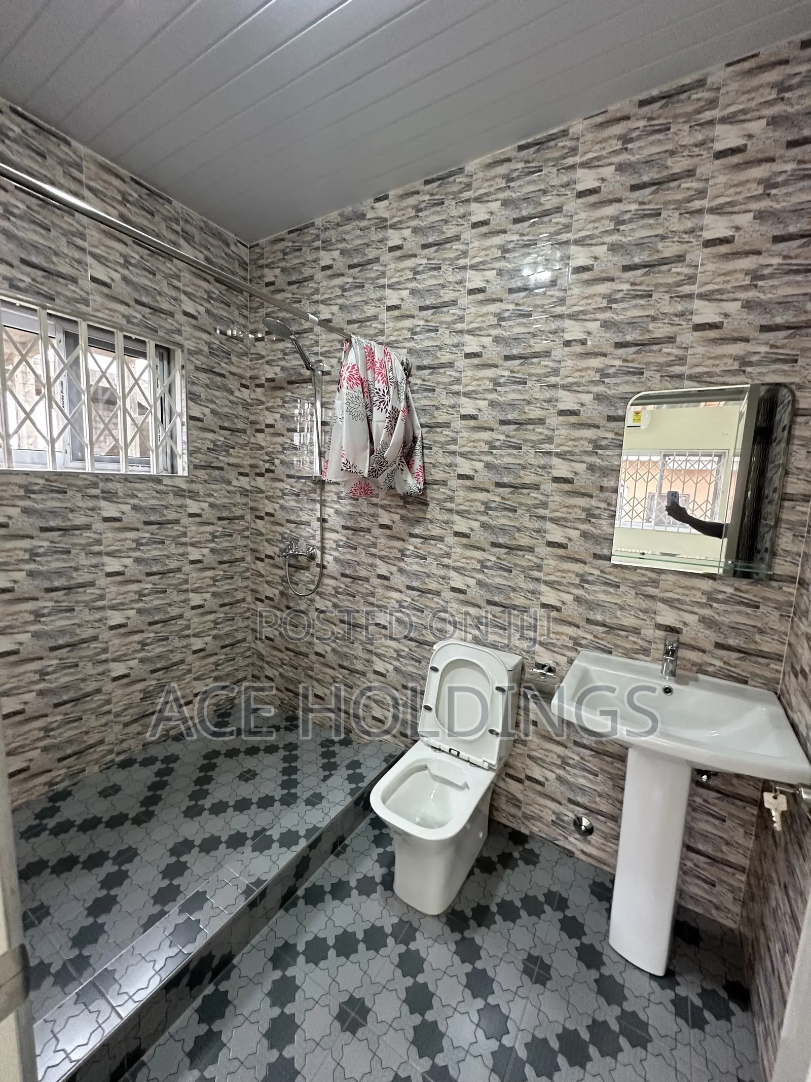 3bdrm Apartment in Adjiringanor, Adjiriganor for rent