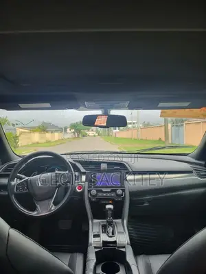 Honda Civic EX Hatchback 2018 Black