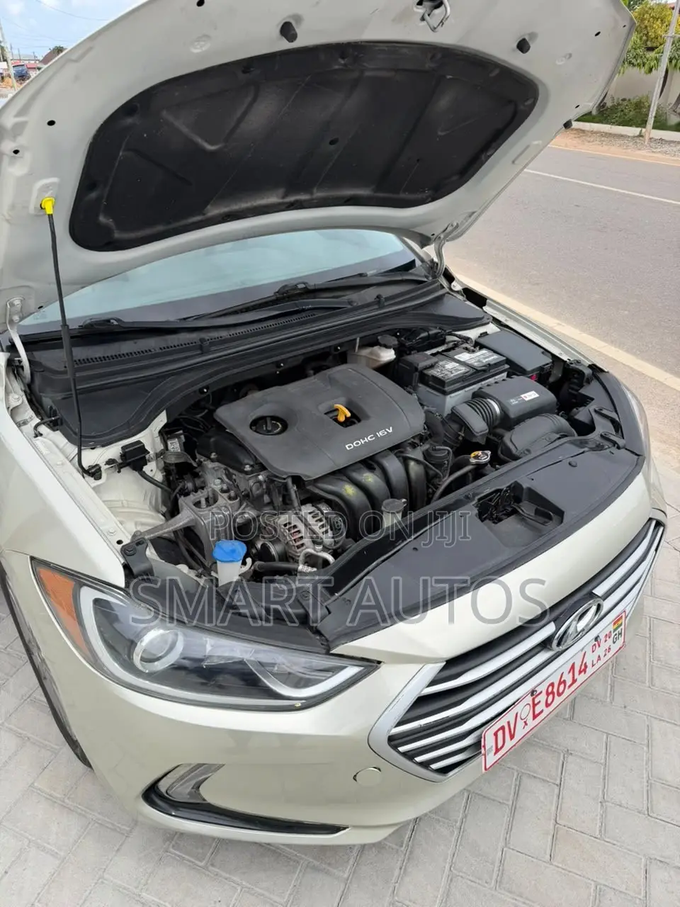 Hyundai Elantra SE Sedan FWD (2.0L 4cyl 6M) 2017 Ivory