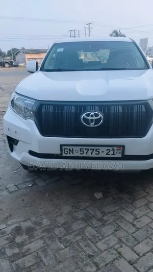 Toyota Land Cruiser Prado 2019 White
