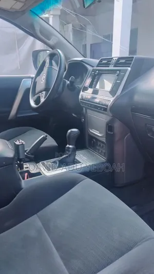 Toyota Land Cruiser Prado 2019 White