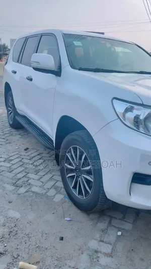 Toyota Land Cruiser Prado 2019 White
