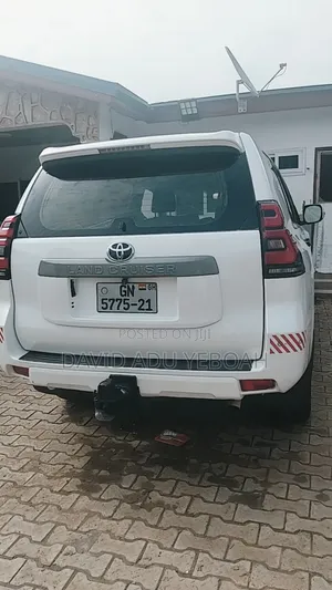 Toyota Land Cruiser Prado 2019 White
