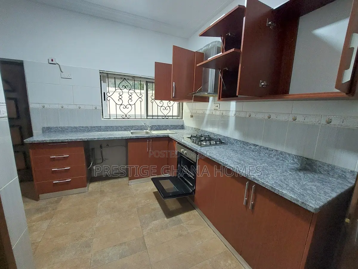 3bdrm Apartment in A&C Mall Area for rent