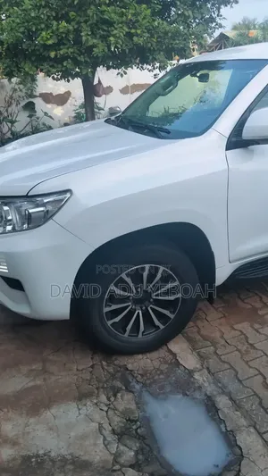 Toyota Land Cruiser Prado 2019 White