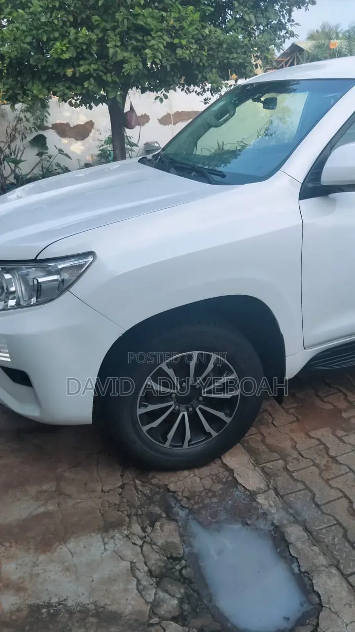 Toyota Land Cruiser Prado 2019 White