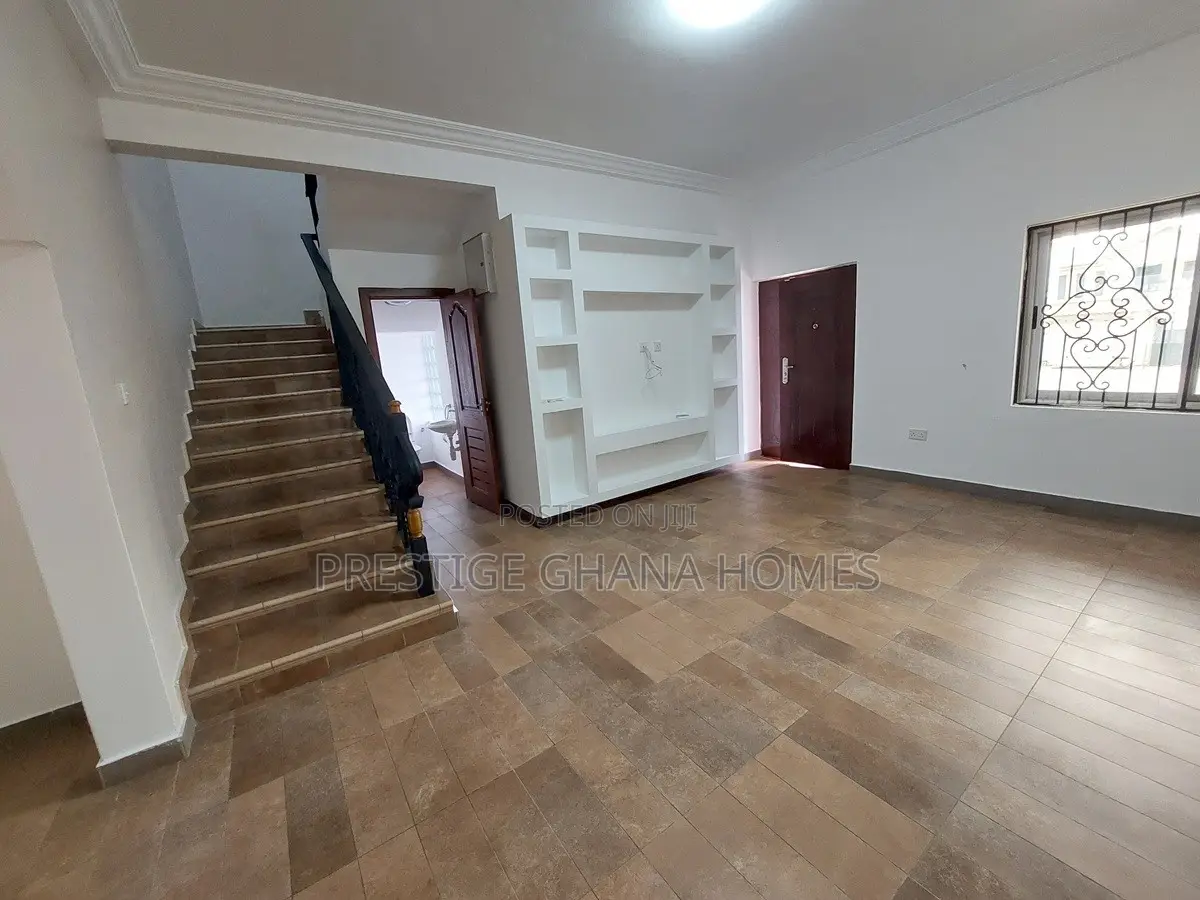 3bdrm Apartment in A&C Mall Area for rent