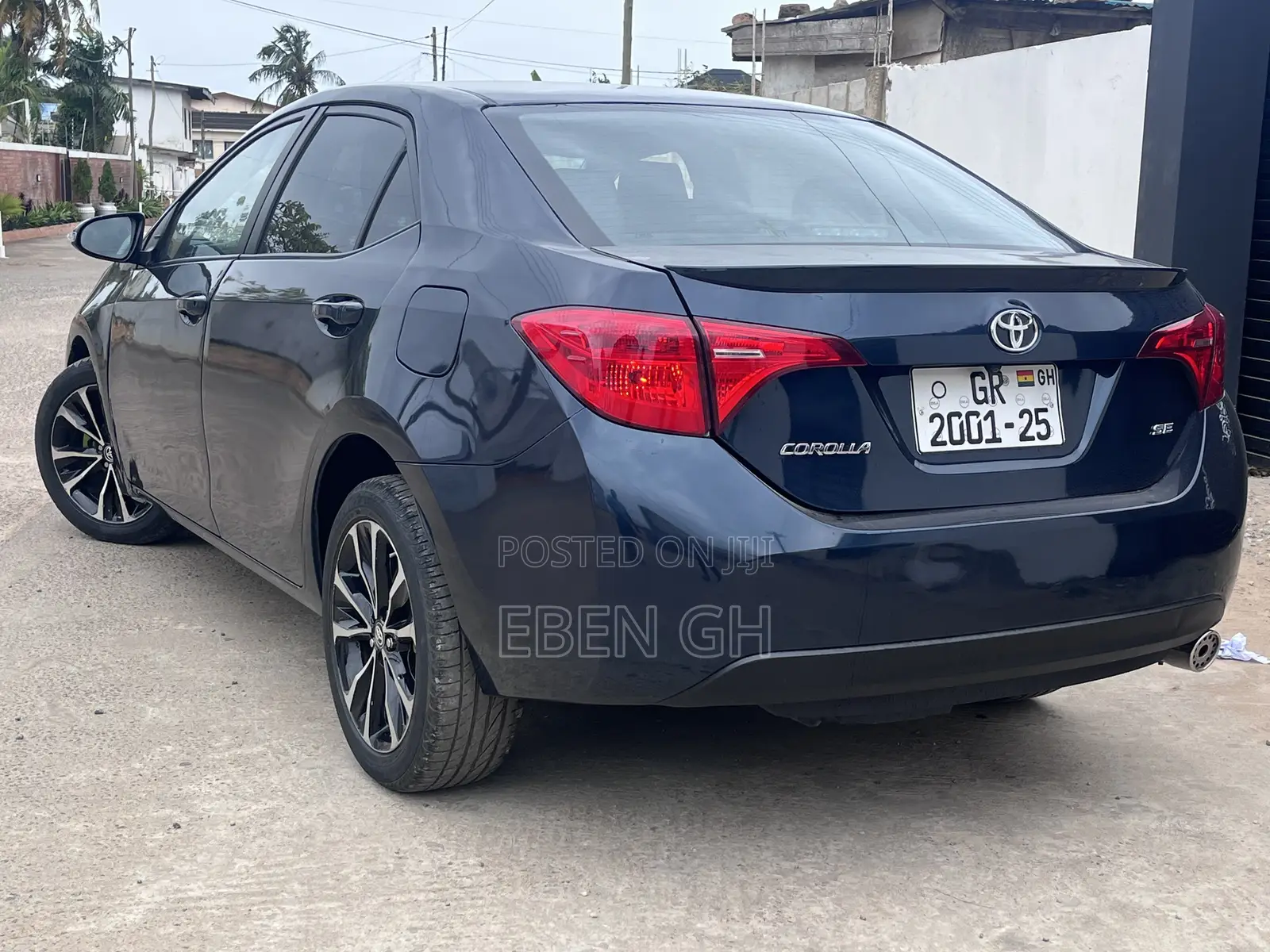 Toyota Corolla XLE (1.8L 4cyl 2A) 2018 Black
