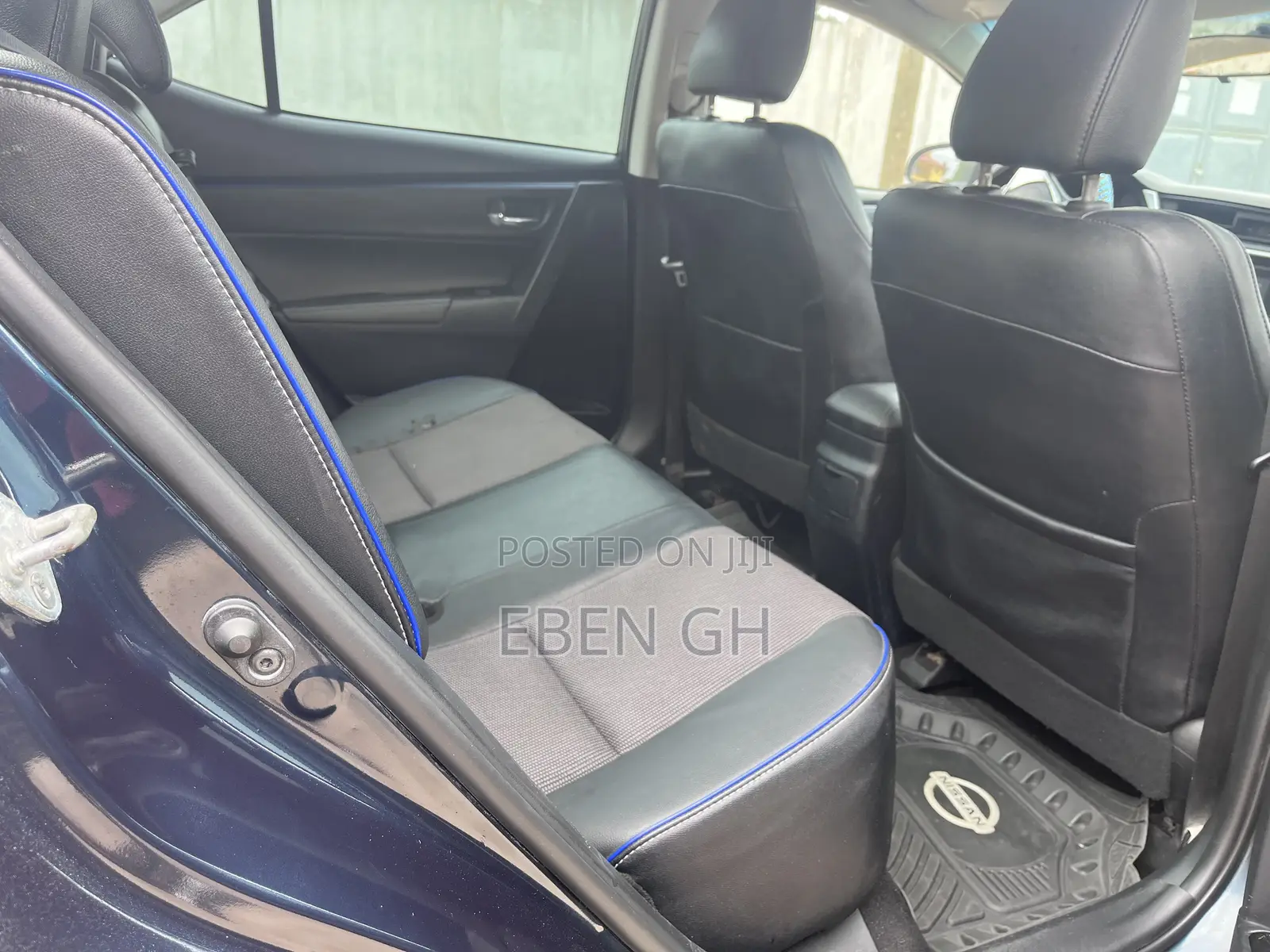 Toyota Corolla XLE (1.8L 4cyl 2A) 2018 Black