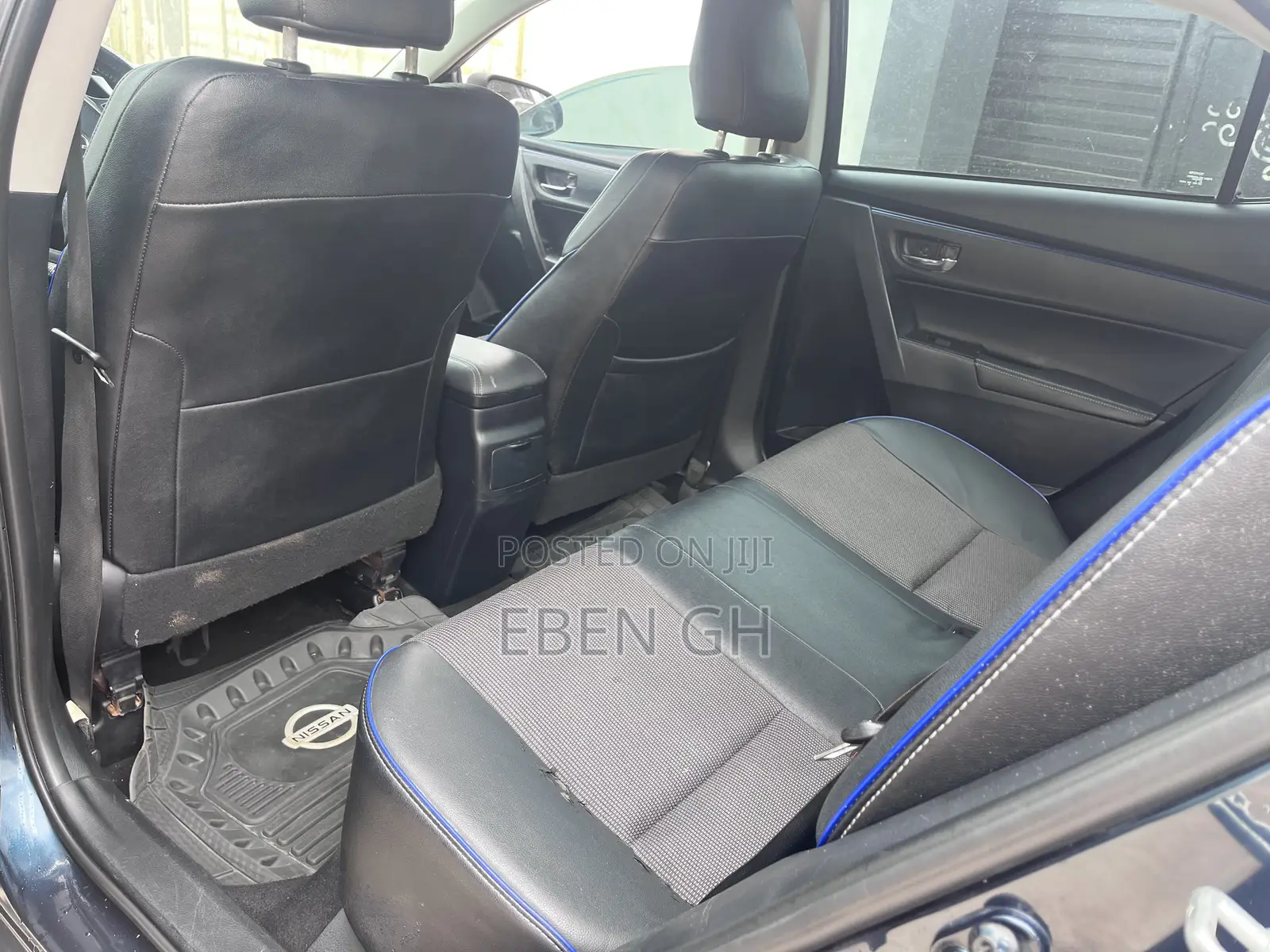 Toyota Corolla XLE (1.8L 4cyl 2A) 2018 Black