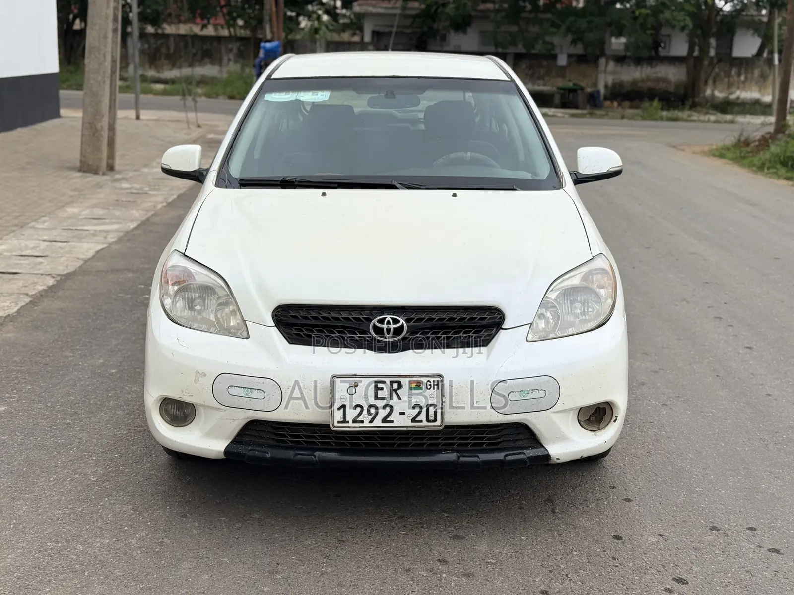 Toyota Matrix Hatchback FWD (1.8L 4cyl 5M) 2007 White