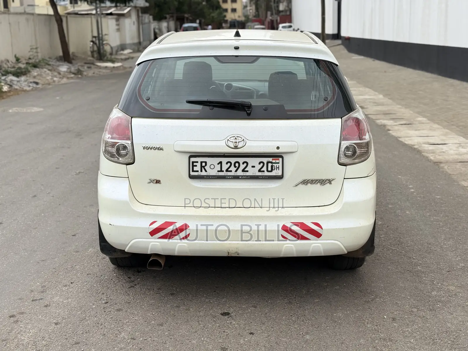 Toyota Matrix Hatchback FWD (1.8L 4cyl 5M) 2007 White