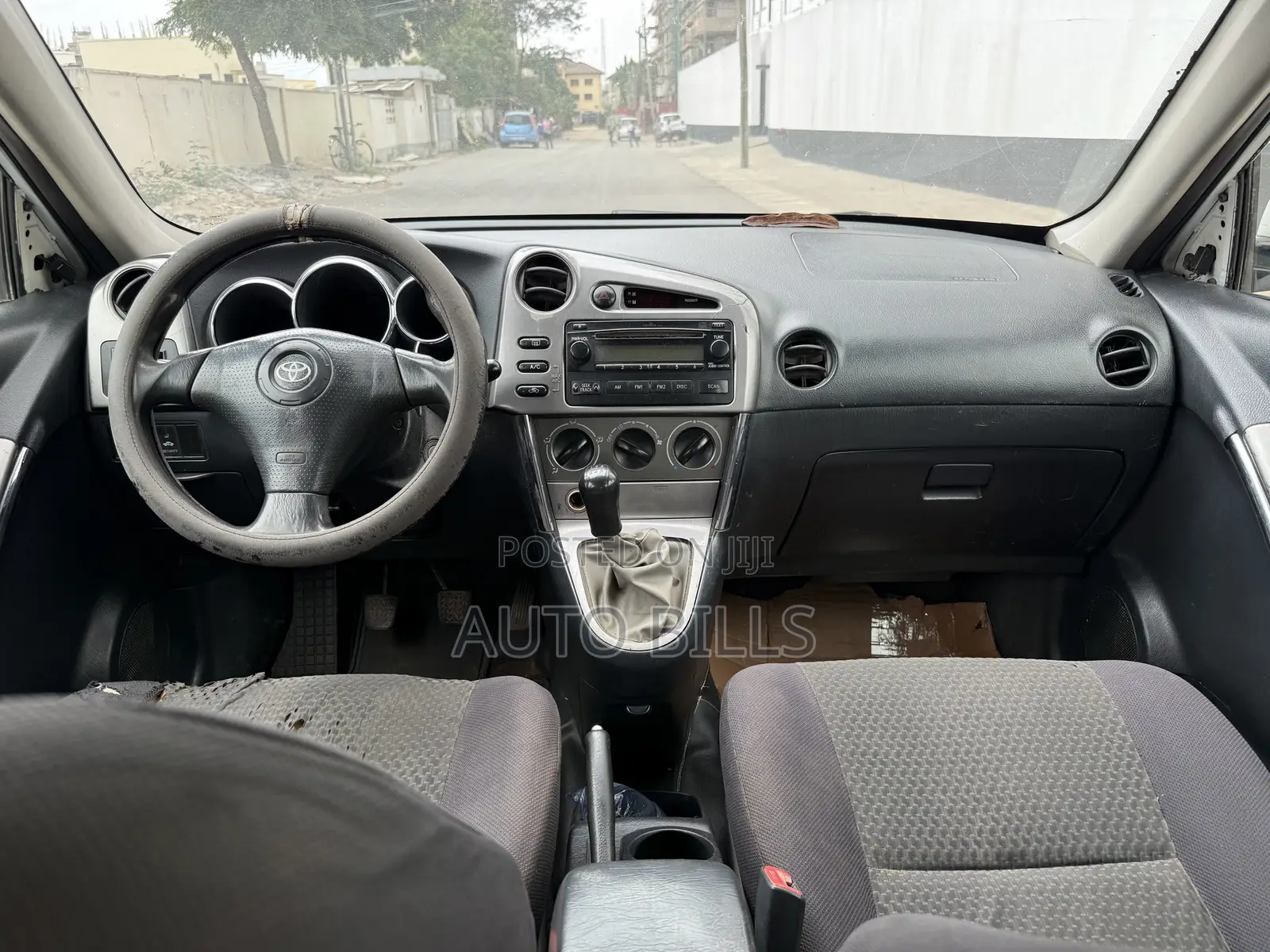Toyota Matrix Hatchback FWD (1.8L 4cyl 5M) 2007 White