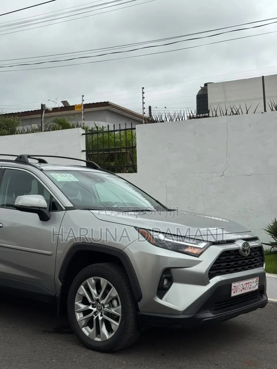 Toyota RAV4 XLE Premium 2025 Silver