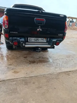Mitsubishi L200 2013 Black