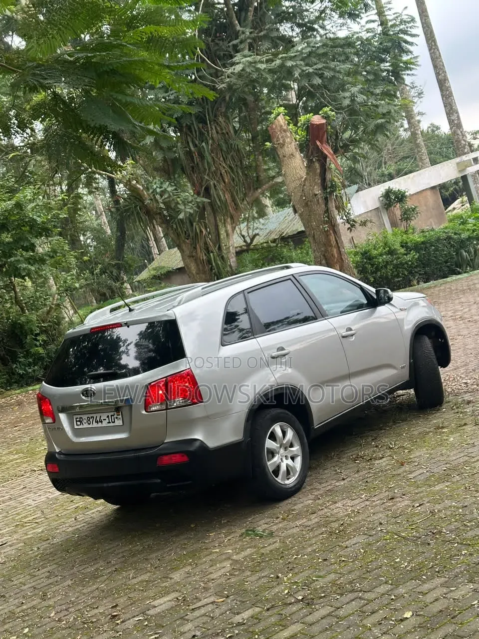Kia Sorento 2010 Silver