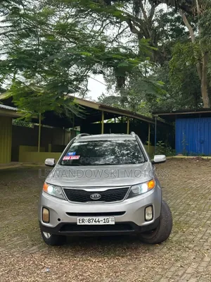 Kia Sorento 2010 Silver