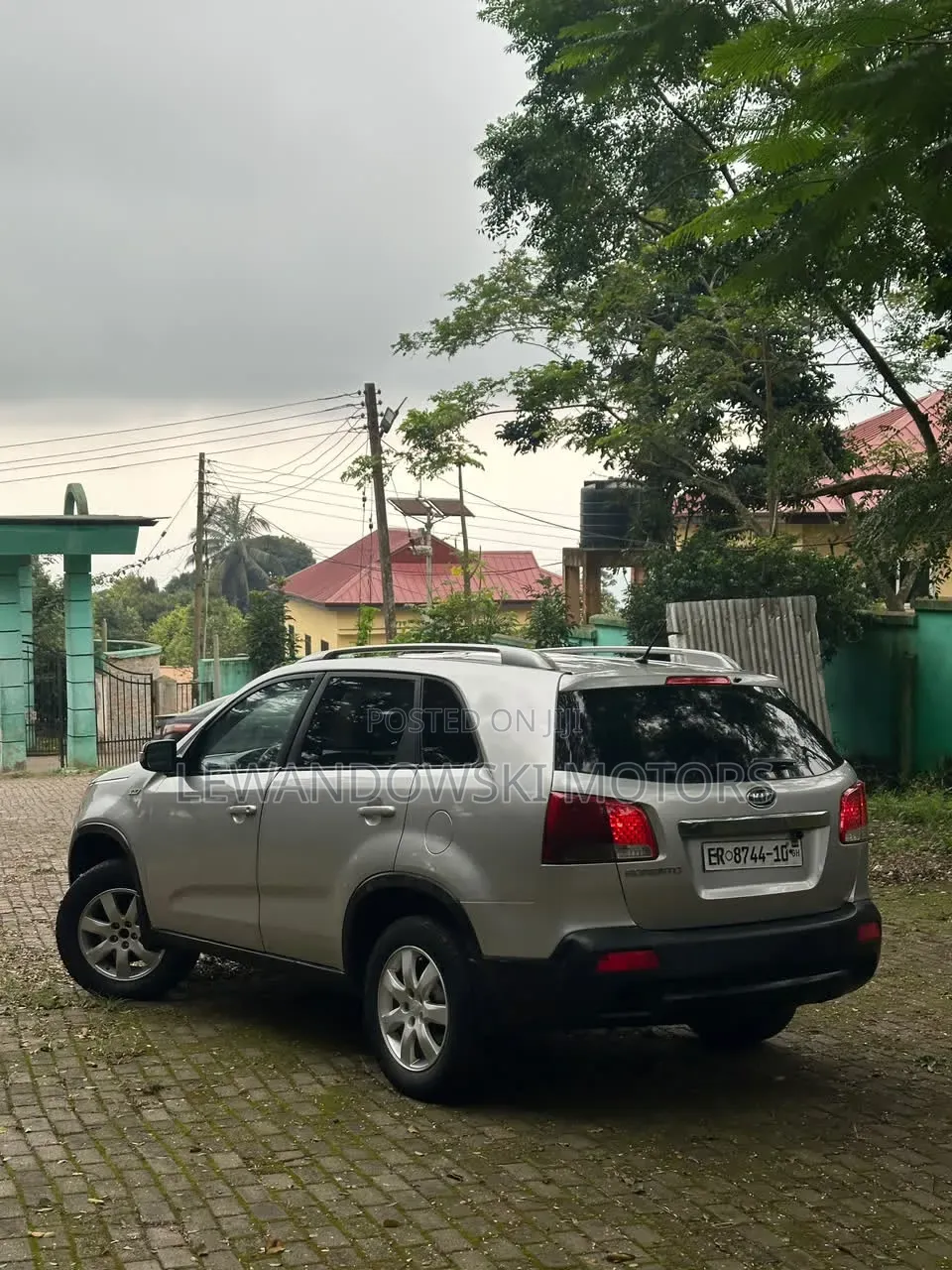 Kia Sorento 2010 Silver